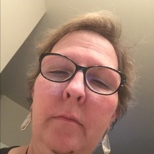 Meet your Posher, Cheryll